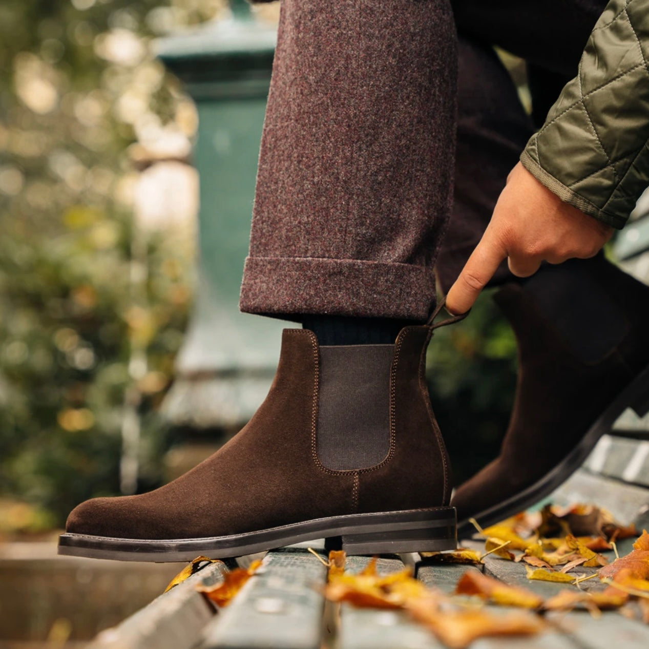 Frau Italian Chelsea Boots for men in Suede brown