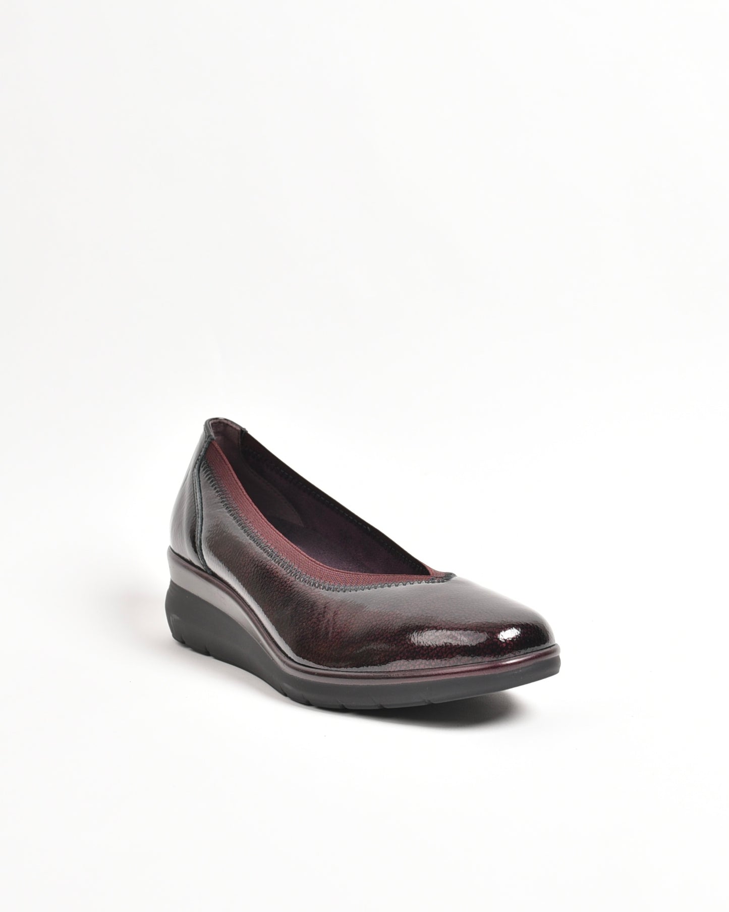 Pitillos classic shoes for women in shiny burdo