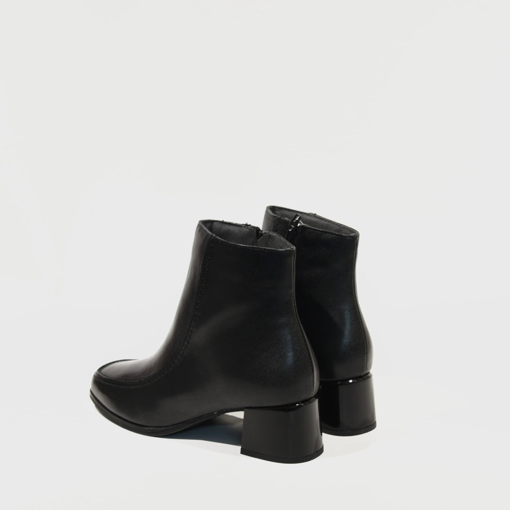 Pitillos 100% Genuine Leather Spanish boots in Black for woman