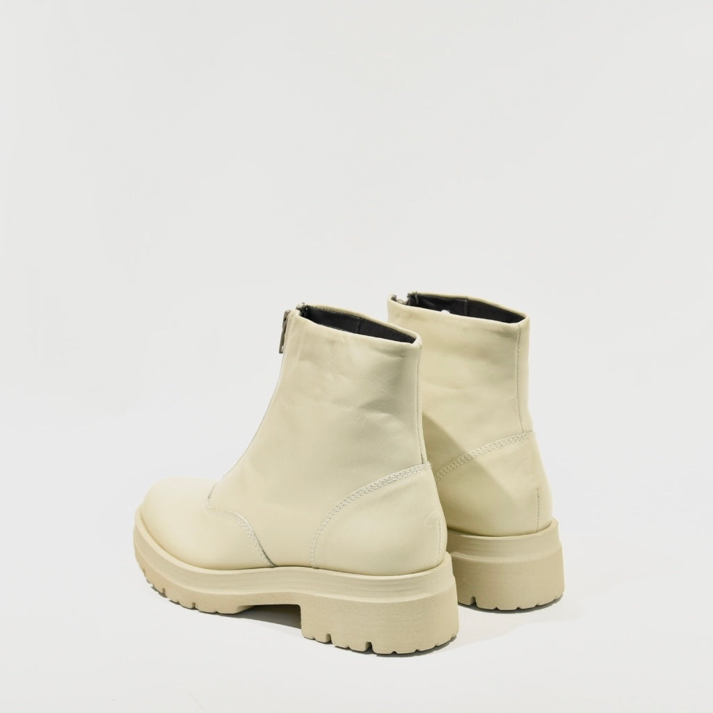 Pitillos100% Genuine Leather Spanish boots in Crema for woman