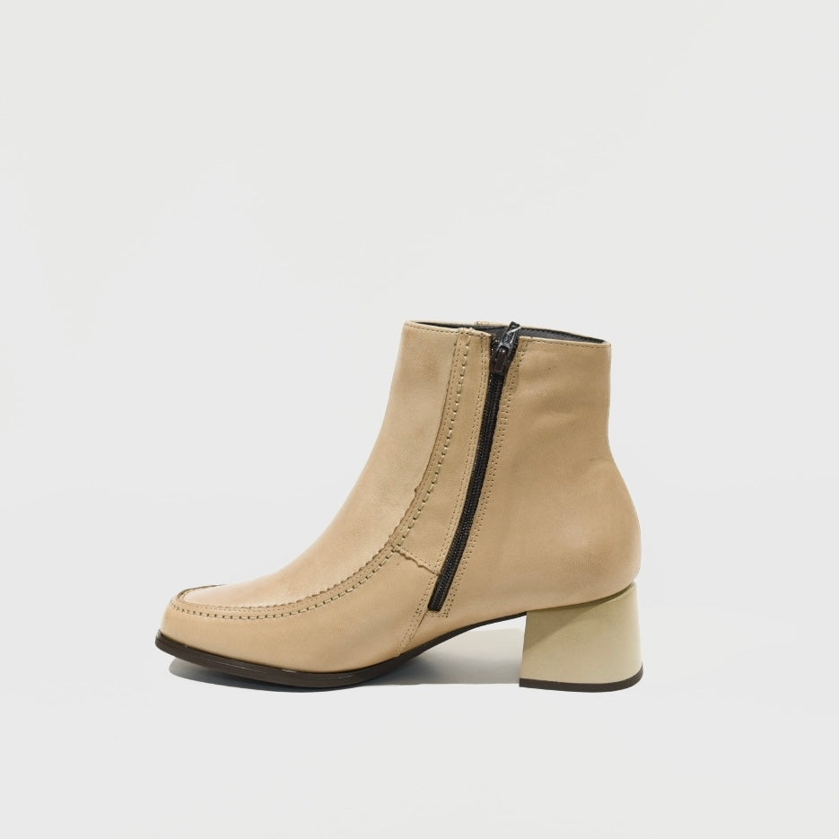 Pitillos 100% Genuine Leather Spanish boots in Taupe for woman