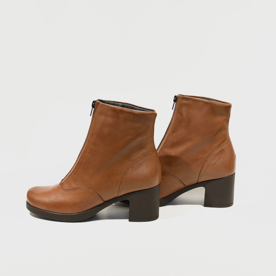 Pitillos 100% Genuine Leather Spanish boots in Camel for woman