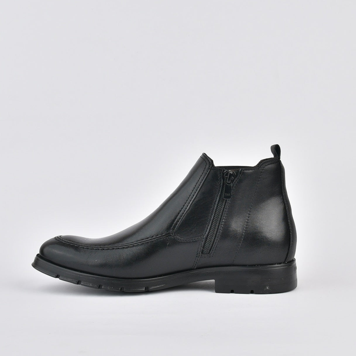 Fluchos Spanish boots for men in black