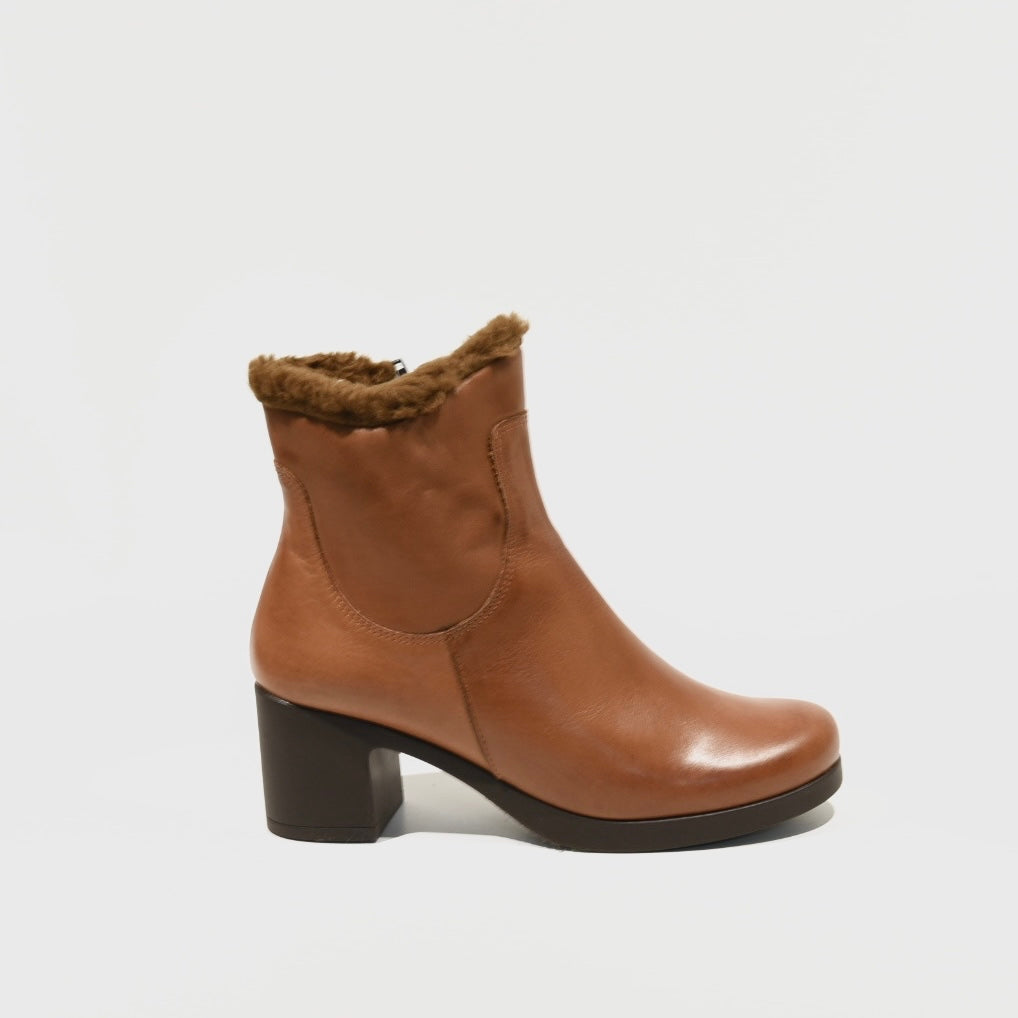 Pitillos 100% Genuine Leather Spanish boots in Camel for women