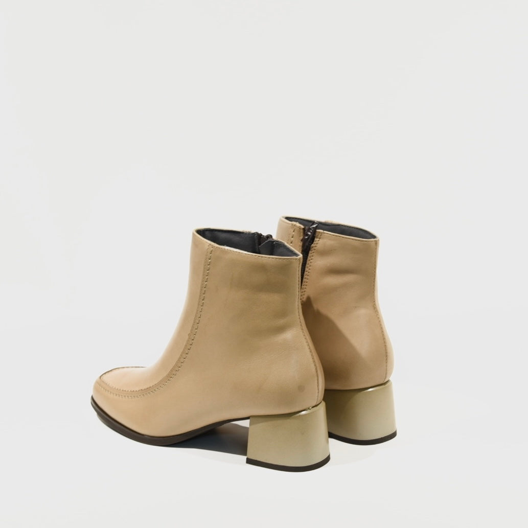Pitillos 100% Genuine Leather Spanish boots in Taupe for woman