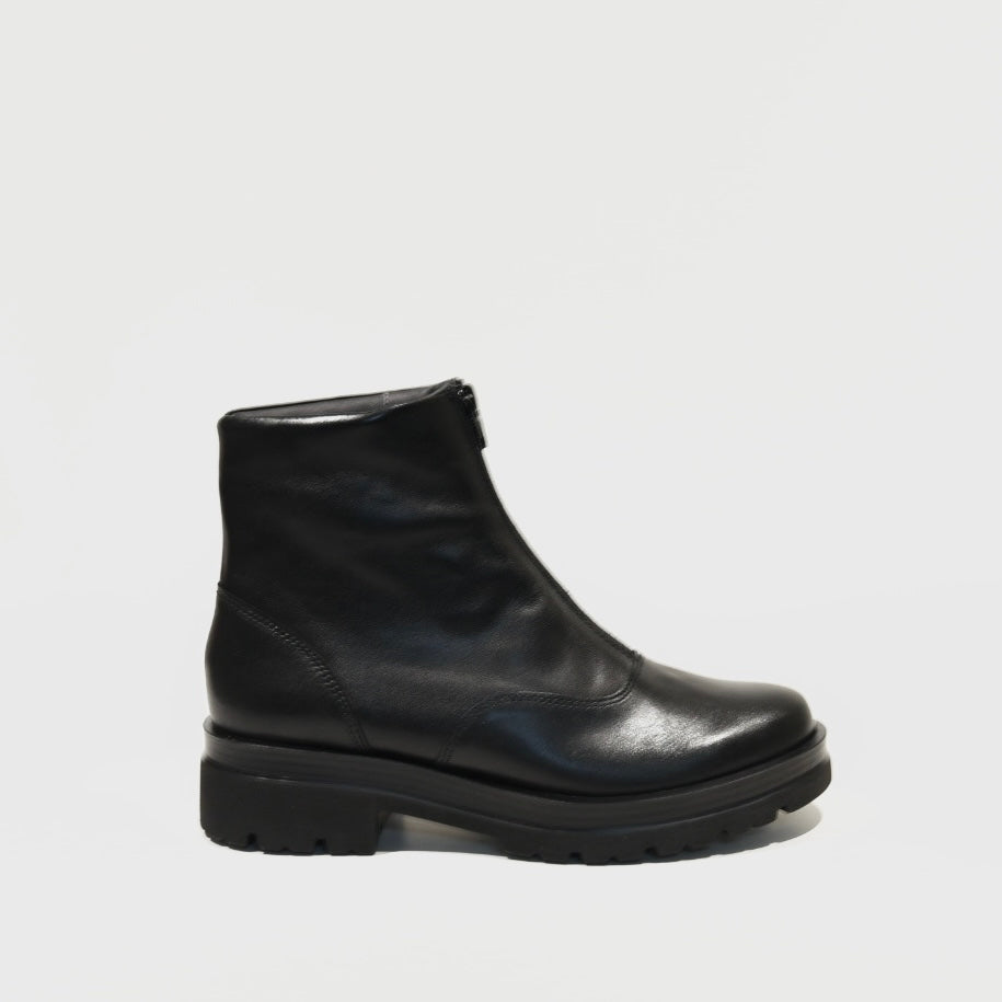 Pitillos 100% Genuine Leather Spanish boots in Black for woman