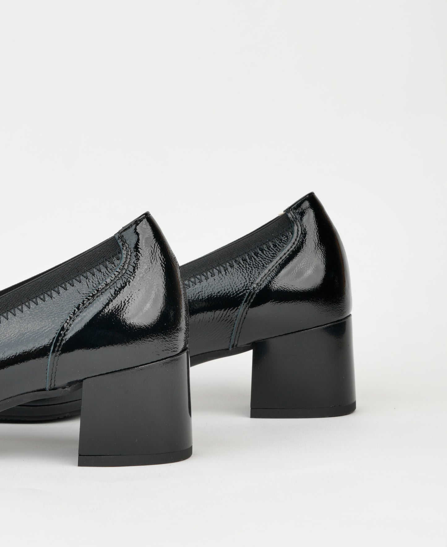 Pitillos spanish mid heel shoes for women in shiny black