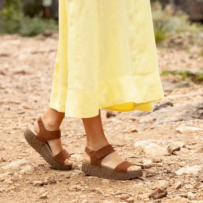 Art Spanish Strap Sandal for Women in Pleasant Black.