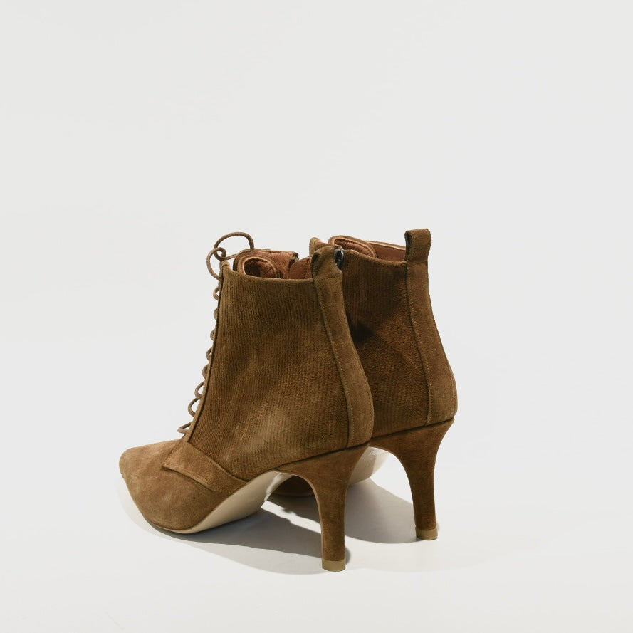 Turkish Classic boots for women in suede Camel