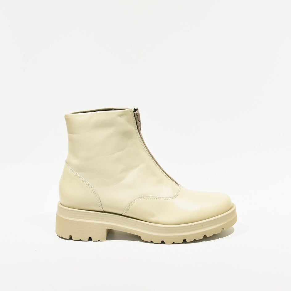 Pitillos100% Genuine Leather Spanish boots in Crema for woman