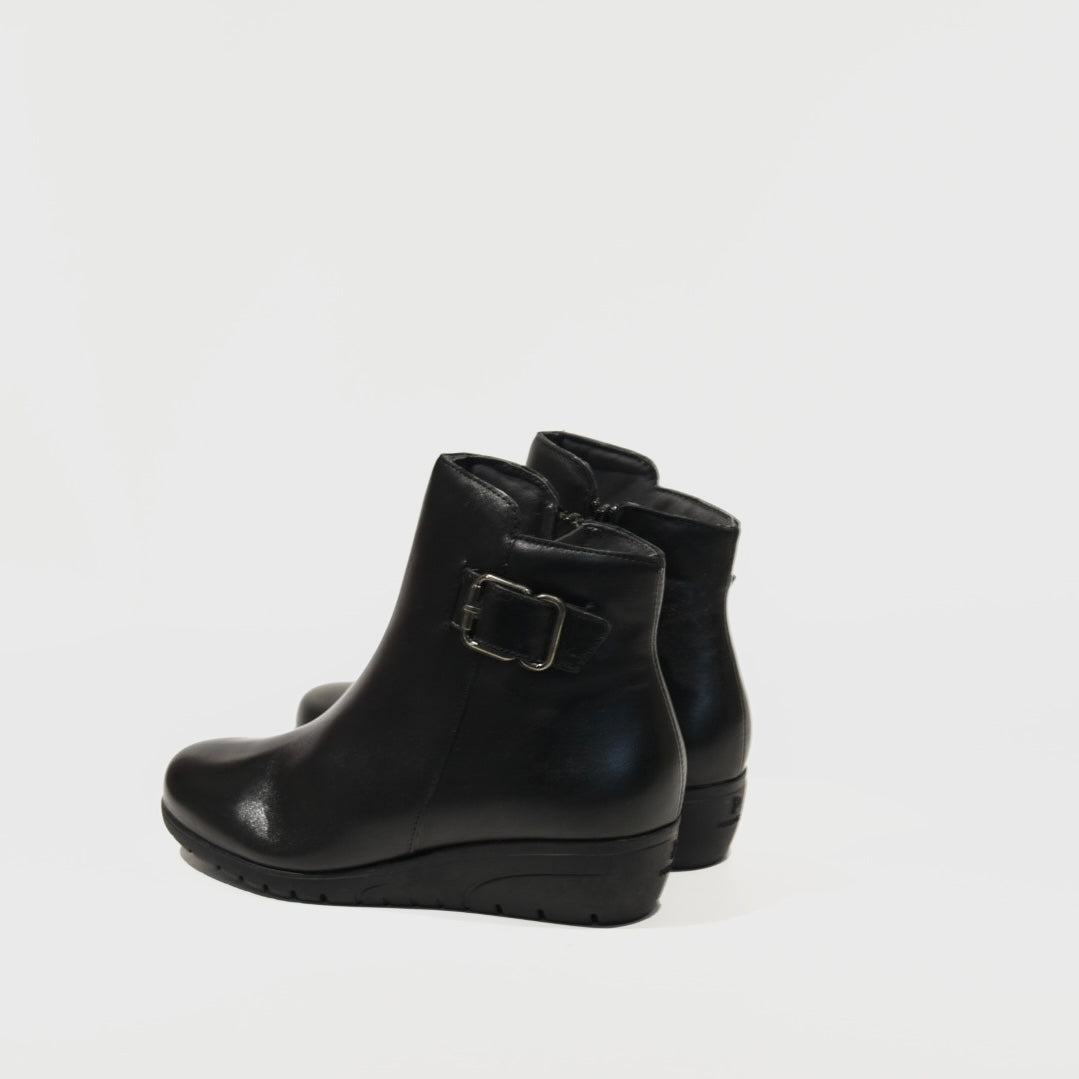 Pitillos 100% Genuine Leather Spanish Boots in Black for women