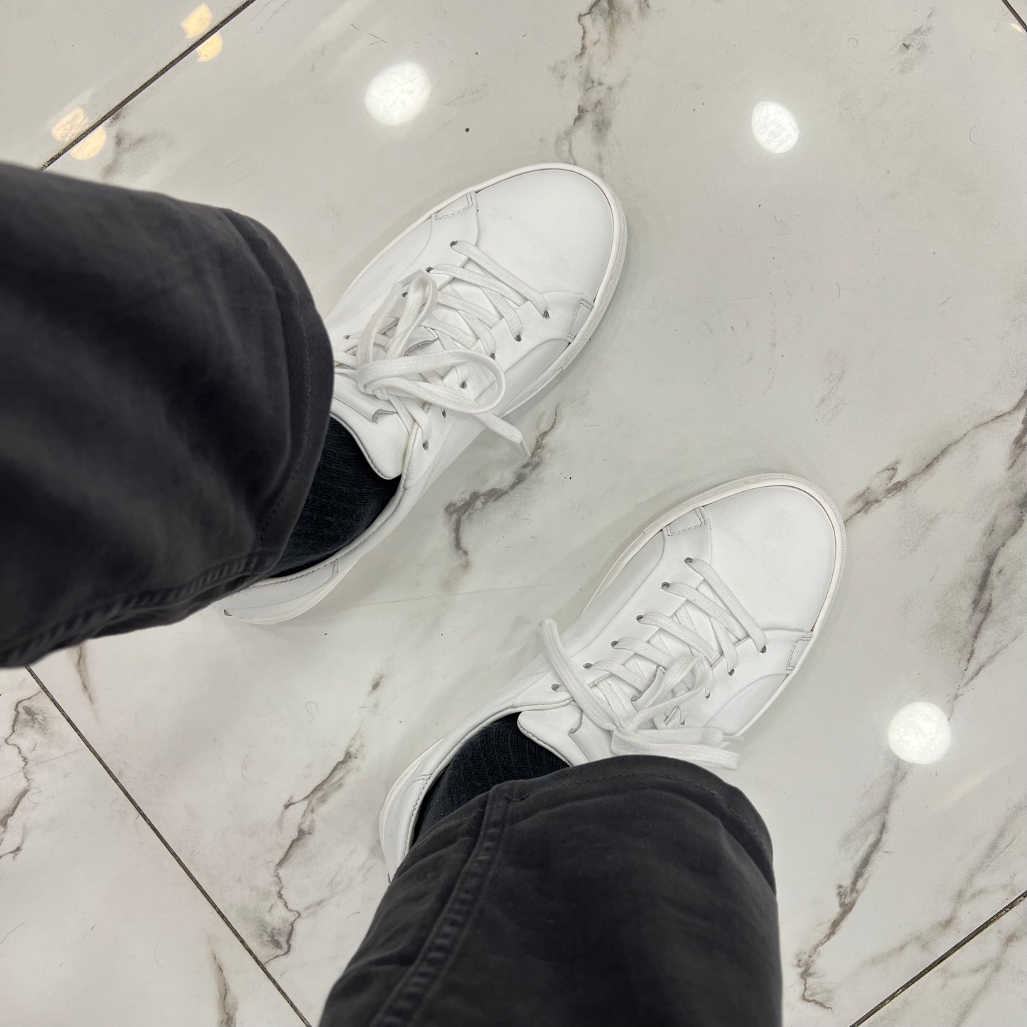 حذاء رياضي كلاسيكي إيطالي من كيبو للرجال باللون الأبيض