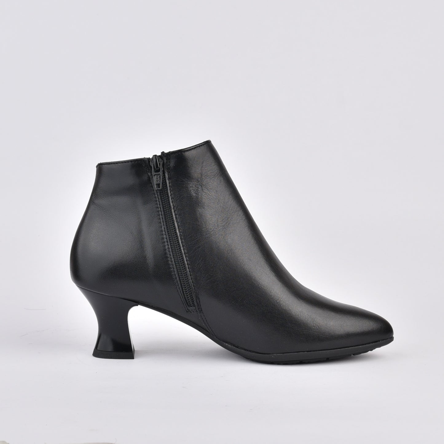 Pitillos 100% Genuine Leather Spanish boots in Black for women