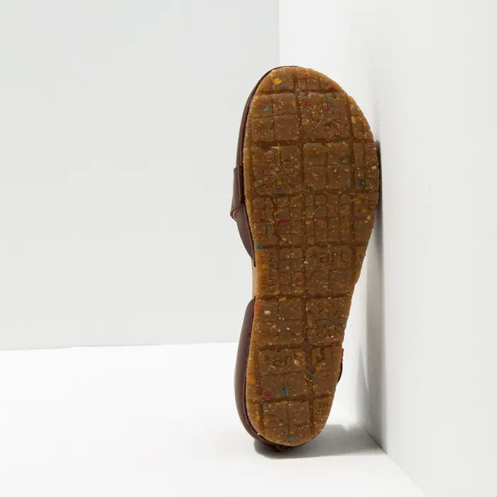 صندل نسائي من Art Spanish Strap باللون البني النابا.
