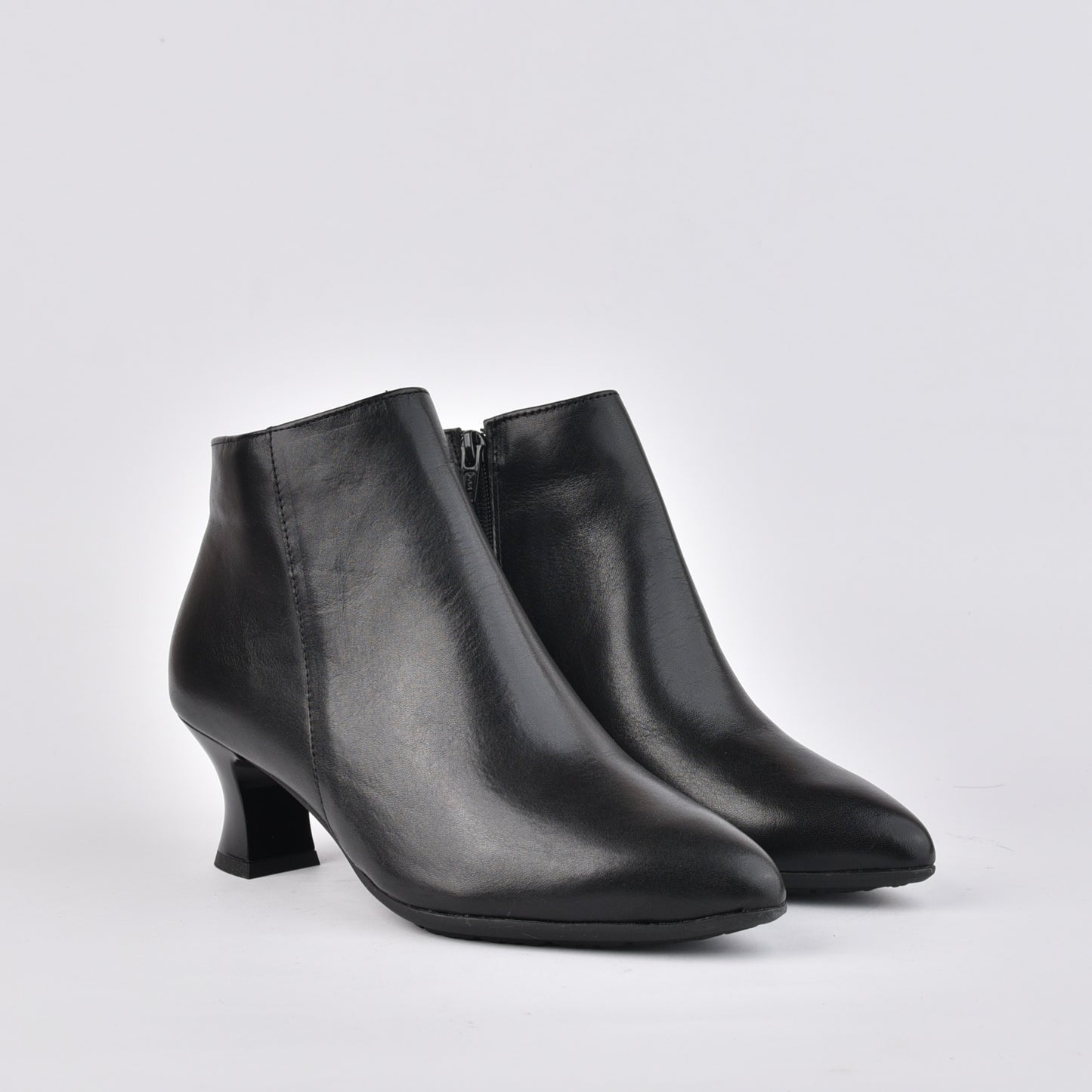 Pitillos 100% Genuine Leather Spanish boots in Black for women