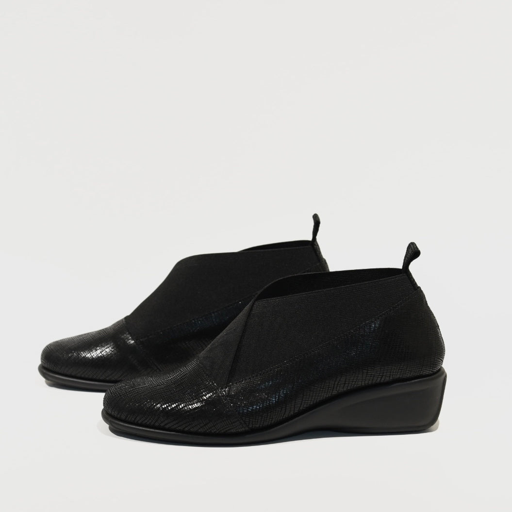 DFC Relax 100% Genuine Leather Greek Shoes in Black for Women