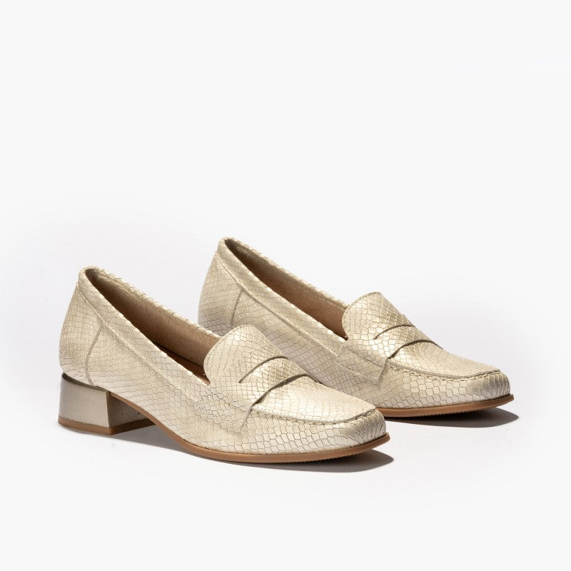 Pitillos spanish shoes for woman in beige