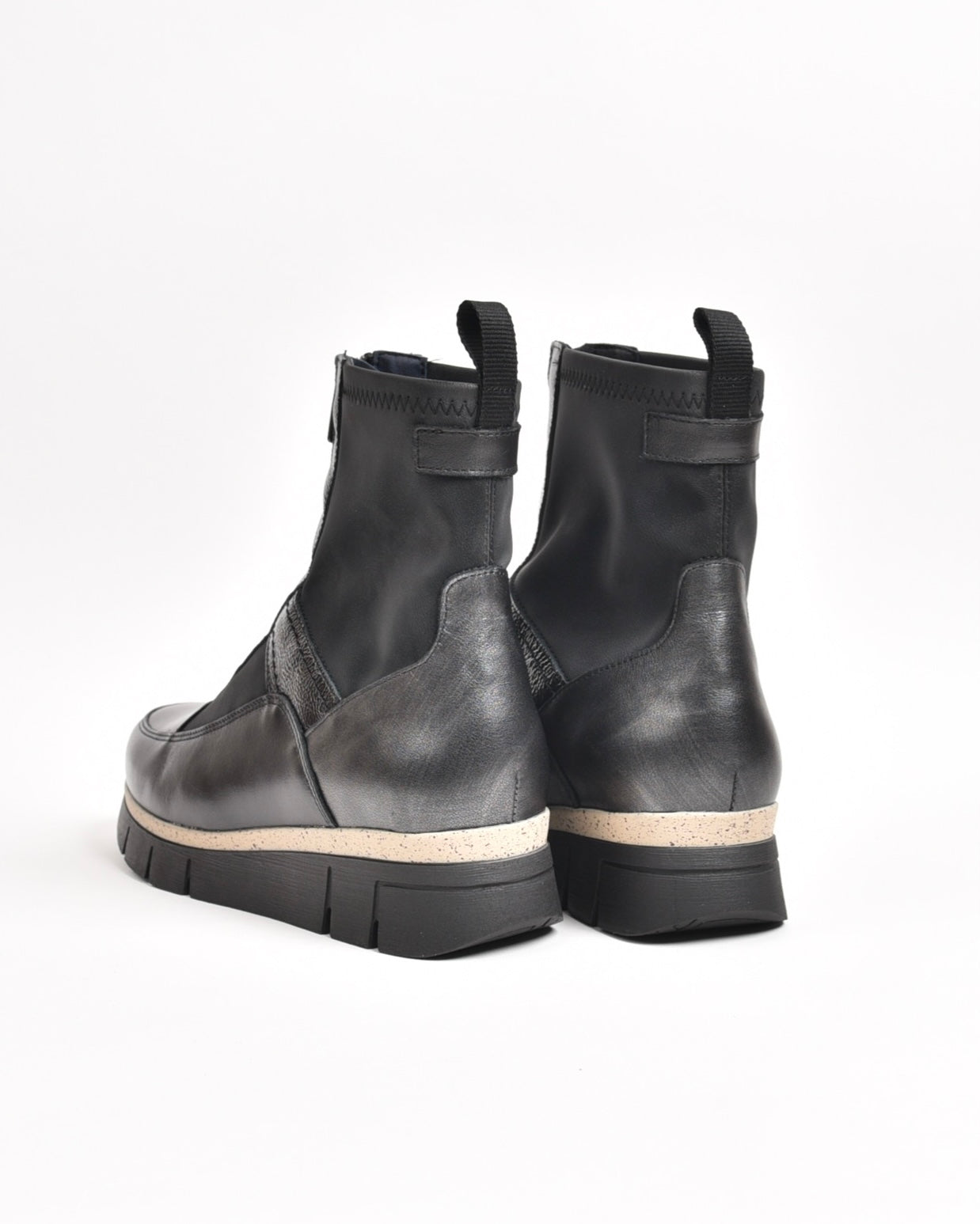 Fluchos boots for women in black