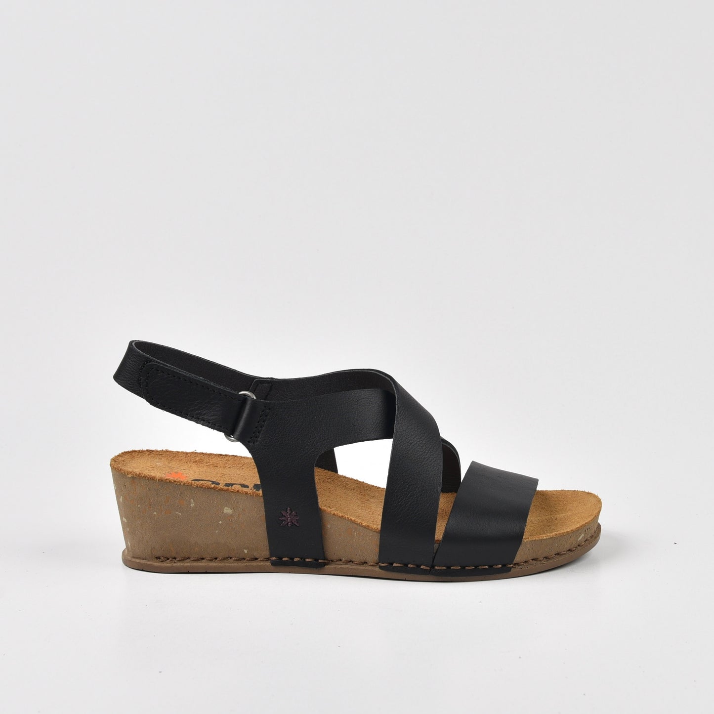 صندل إسفيني من Art Spanish Strap للنساء باللون الأسود نابا.