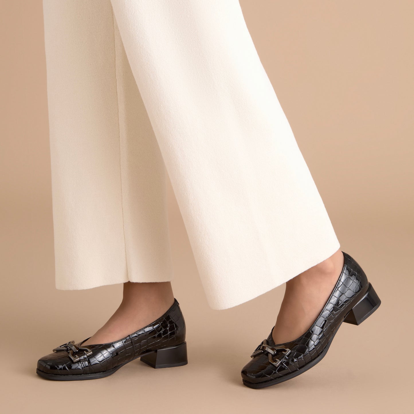 10113 Pitillos 100% Genuine Leather Spanish Mid Heel Shoes for women in black