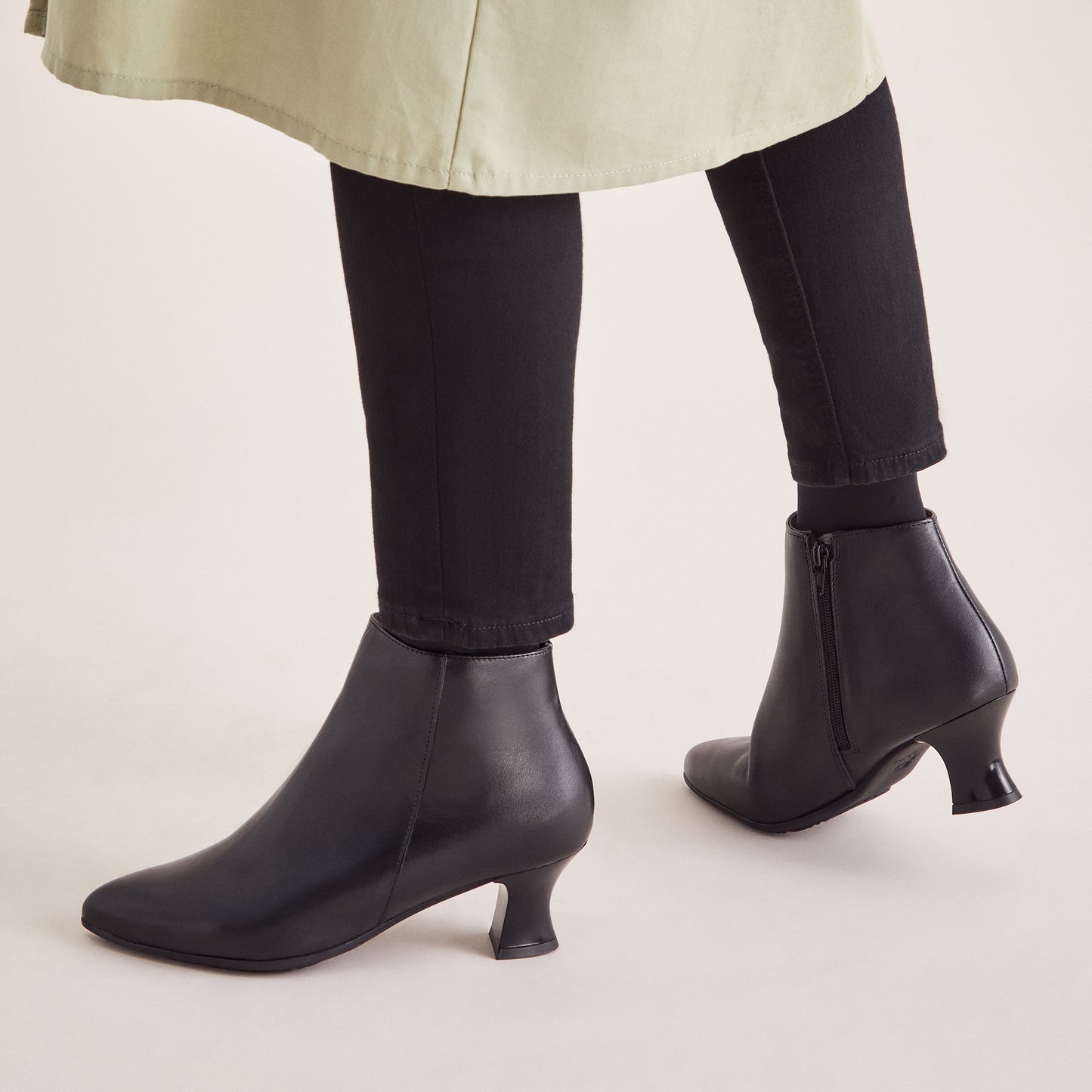 Pitillos 100% Genuine Leather Spanish boots in Black for women