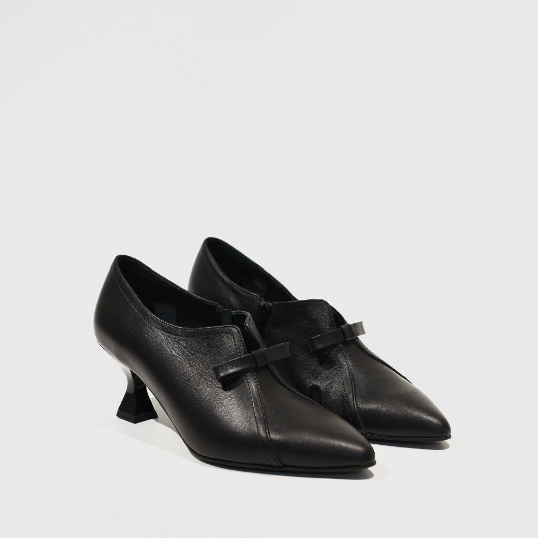 DFC Relax Genuine Leather Greek Classic Shoes in Black for woman