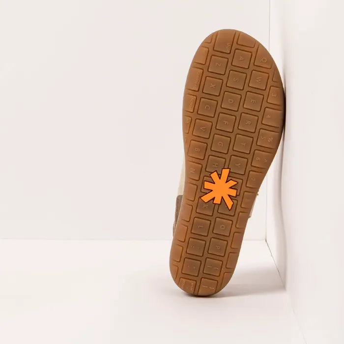 صندل نسائي من Art Spanish Strap باللون الكريمي من Nappa.