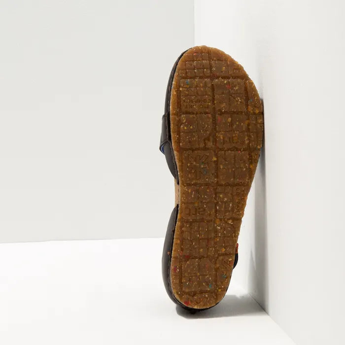 صندل نسائي من Art Spanish Strap باللون الأسود نابا.