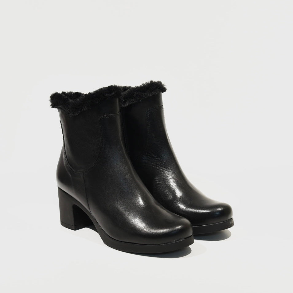 Pitillos 100% Genuine Leather Spanish boots in Black for woman
