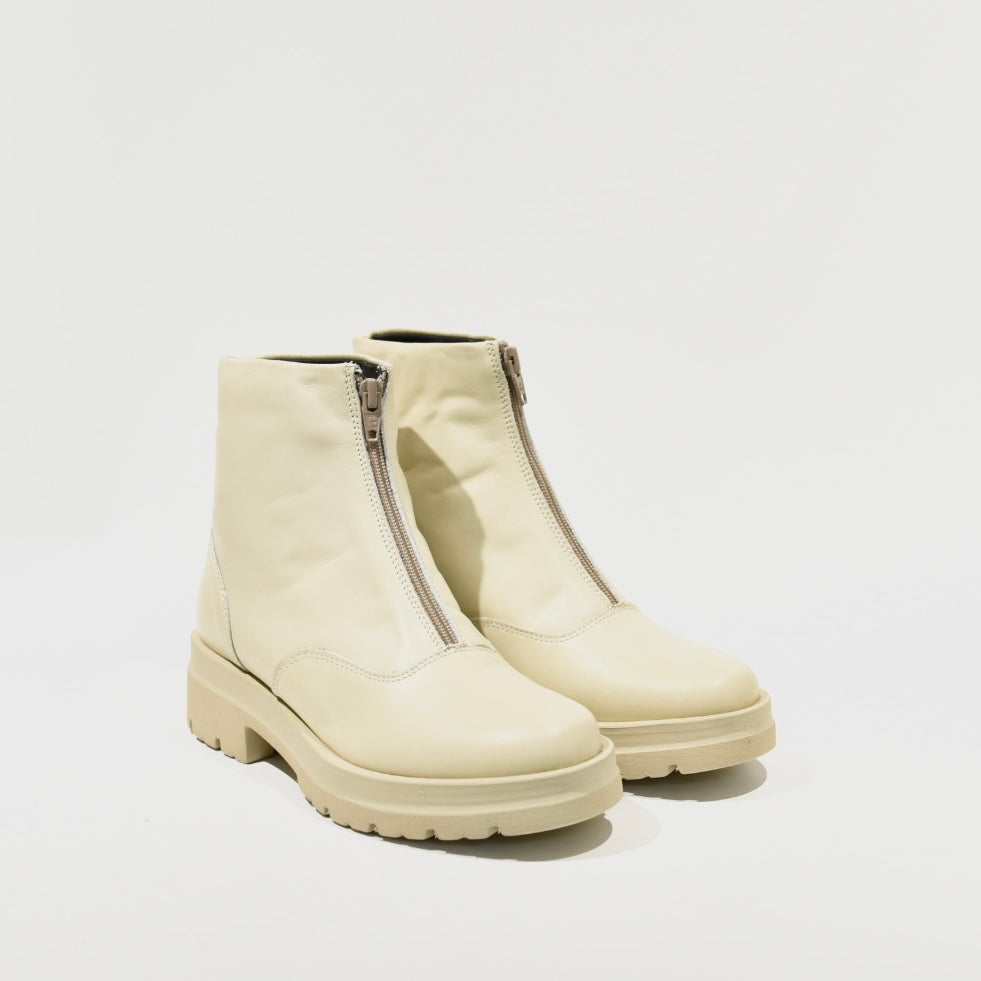 Pitillos100% Genuine Leather Spanish boots in Crema for woman