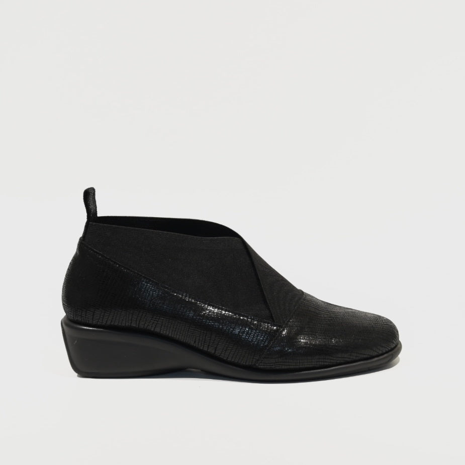 DFC Relax 100% Genuine Leather Greek Shoes in Black for Women