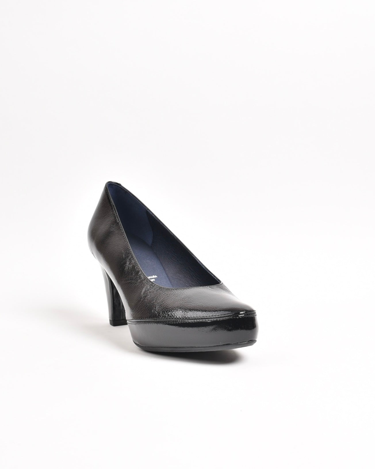 Fluchos classic high hell shoes for women in shiny black