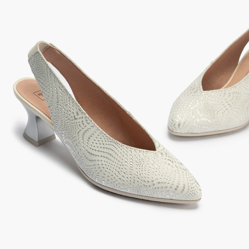 Pitillos Spanish Medium Heel Sandal for Women in silver .