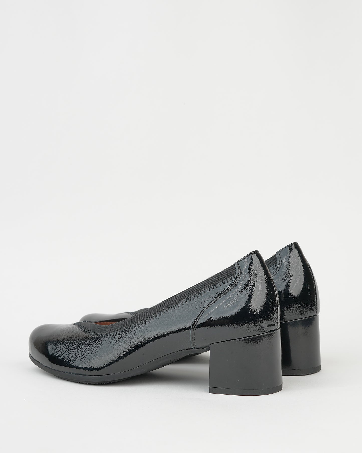 Pitillos spanish mid heel shoes for women in shiny black