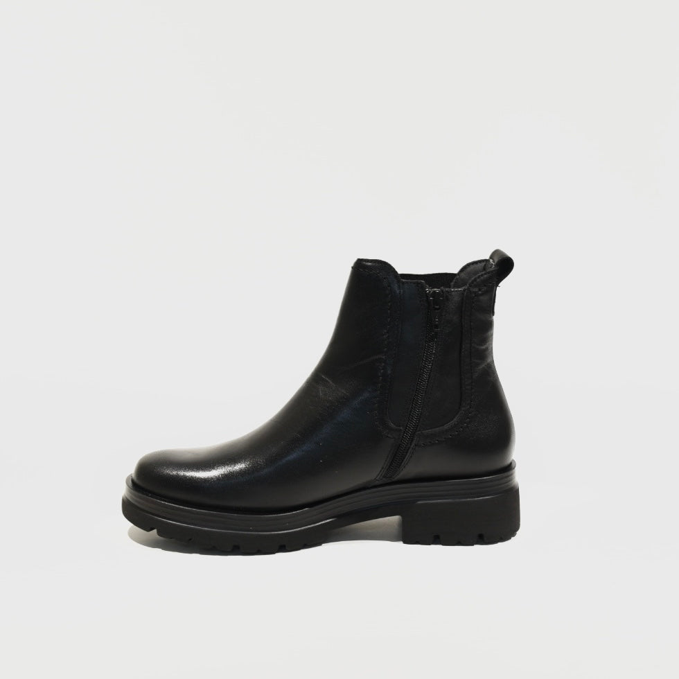 100% Genuine Leather Spanish Chelsea boots in Black for women
