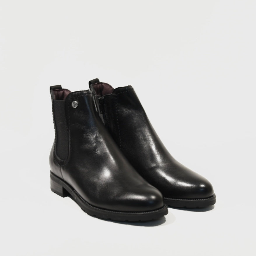 Pitillos 100% Genuine Leather Spanish Chelsea boots in Black for woman