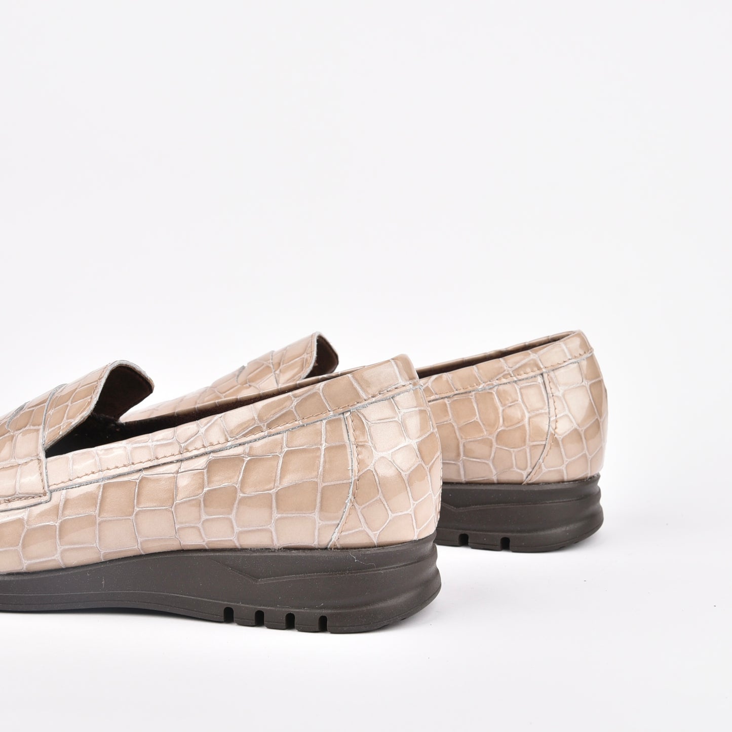 10125 Pitillos 100% Genuine Leather Spanish loafers for women in Camel