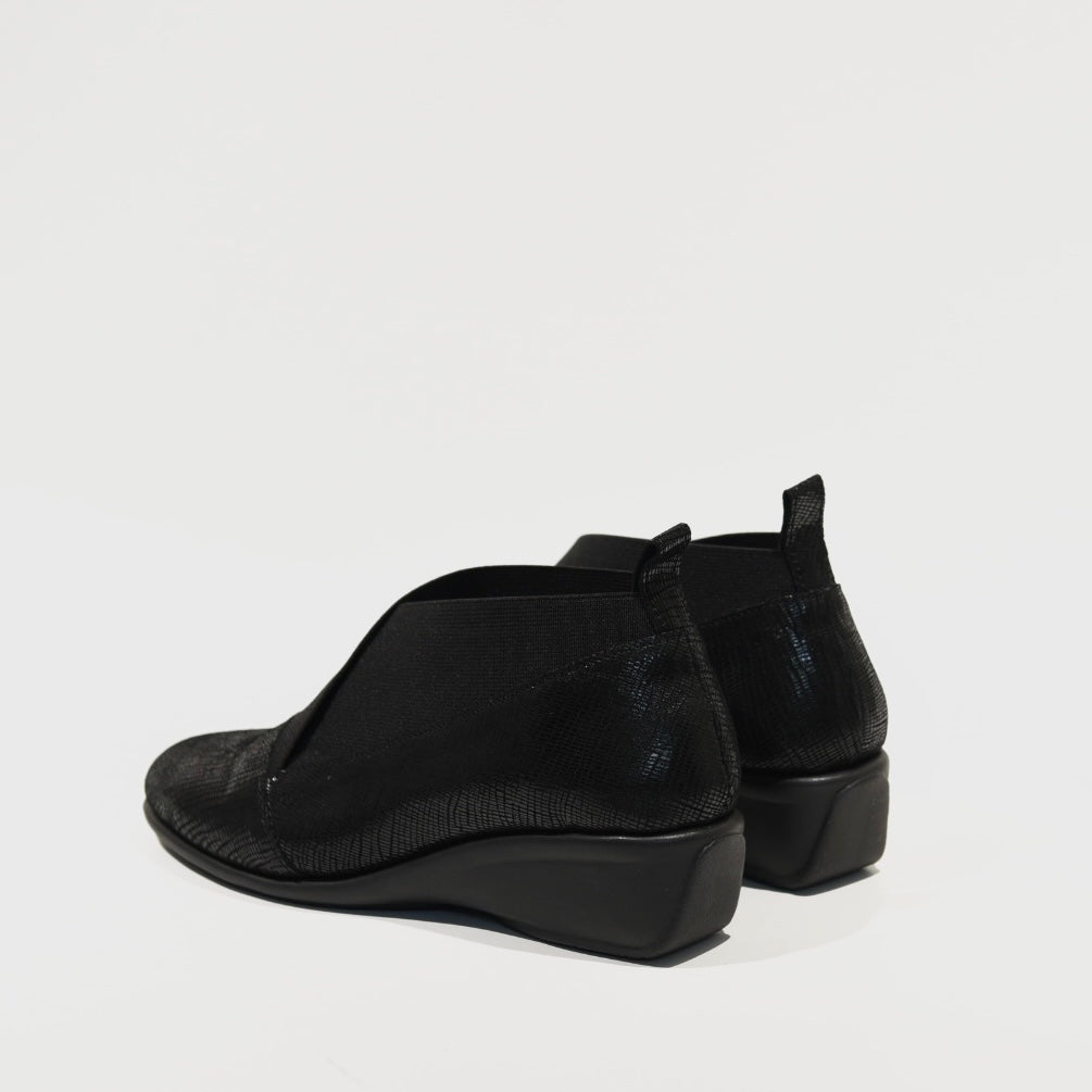 DFC Relax 100% Genuine Leather Greek Shoes in Black for Women