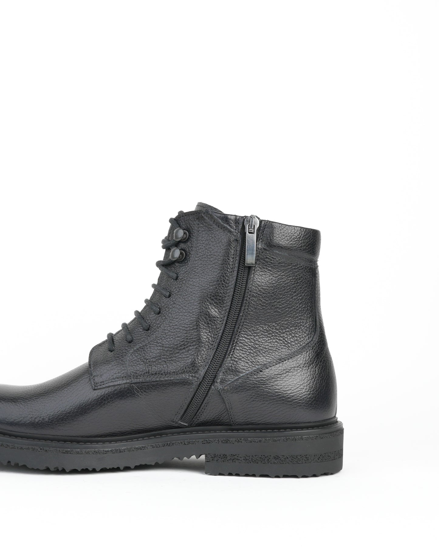 Shalapi boots in grain leather for men in black