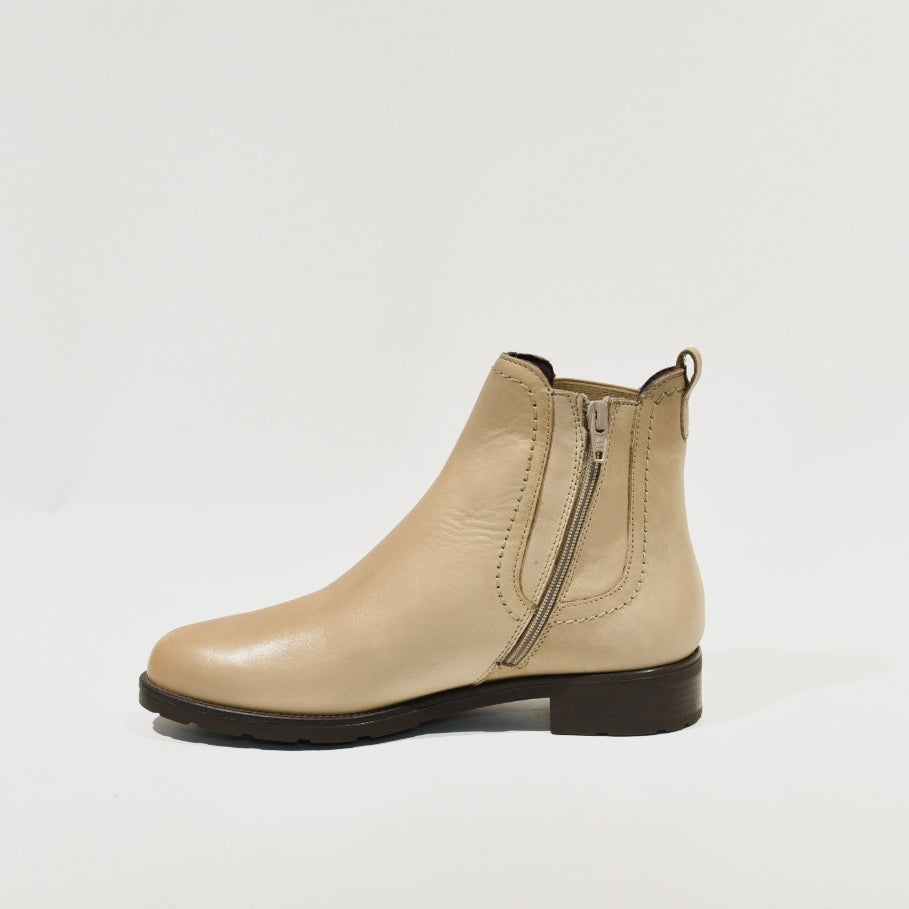 Pitillos 100% Genuine Leather Spanish Chelsea boots in Taupe for woman