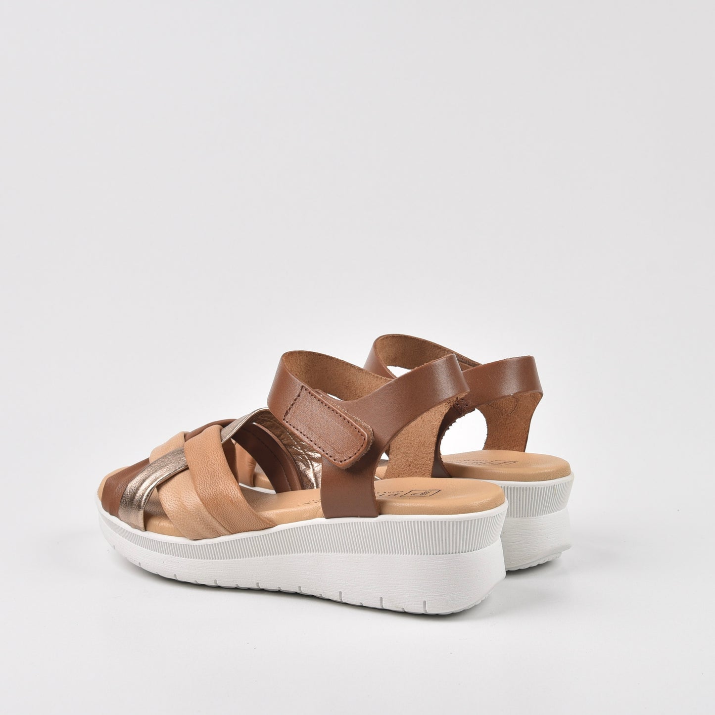 Pitillos Spanish Classic Sandals for Women in camel.