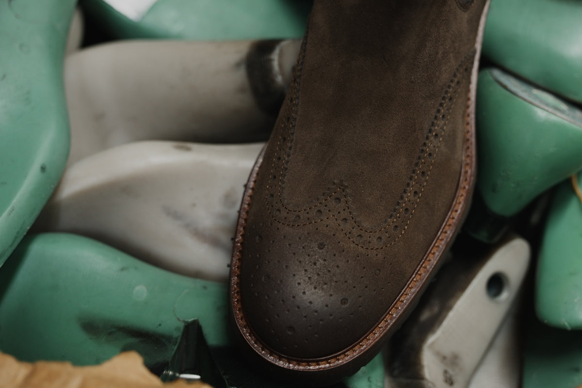 Shalapi Napoli Chelsea boots for men in suede brown