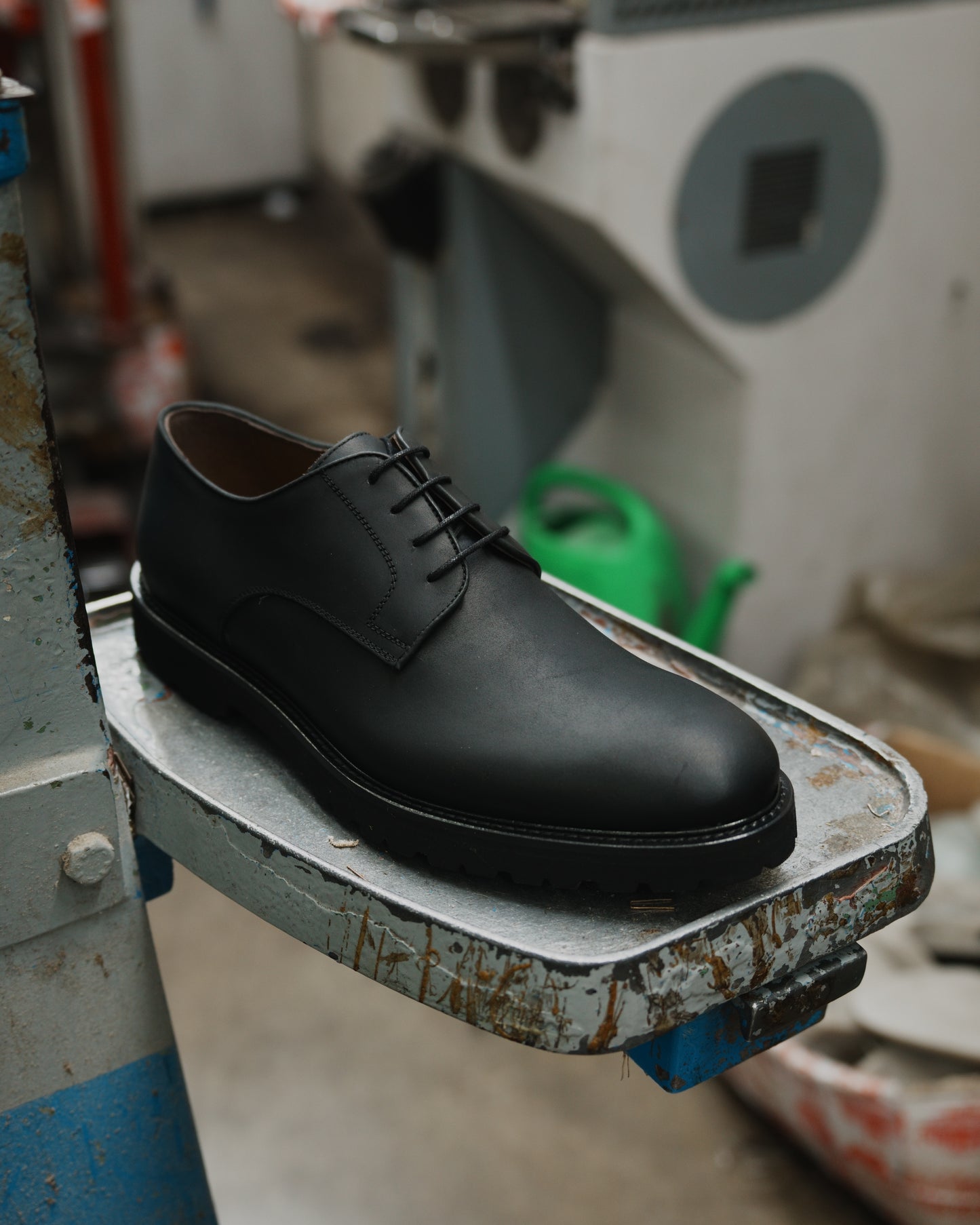 Shalapi Napoli derpy shoes for men in horse leather in black