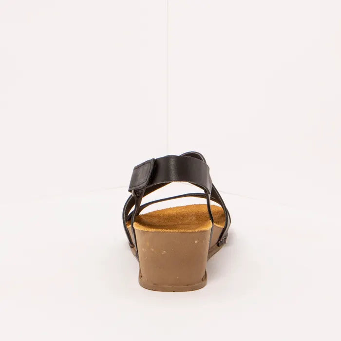 صندل إسفيني من Art Spanish Strap للنساء باللون الأسود نابا.