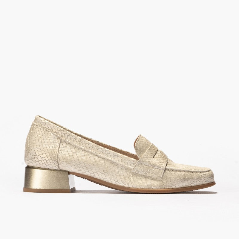 Pitillos spanish shoes for woman in beige