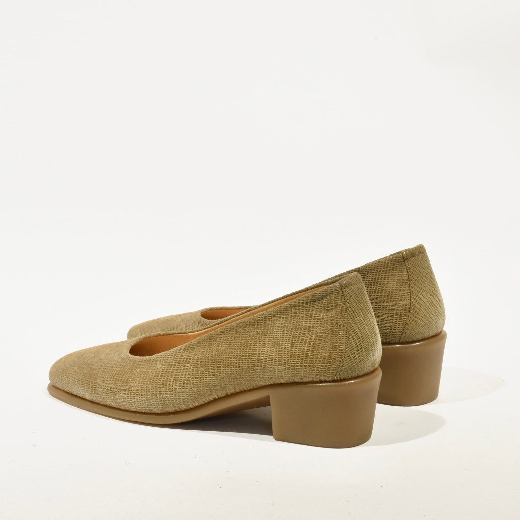 DFC Relax 100% Genuine Leather Greek Shoes for Women in Antique Camel