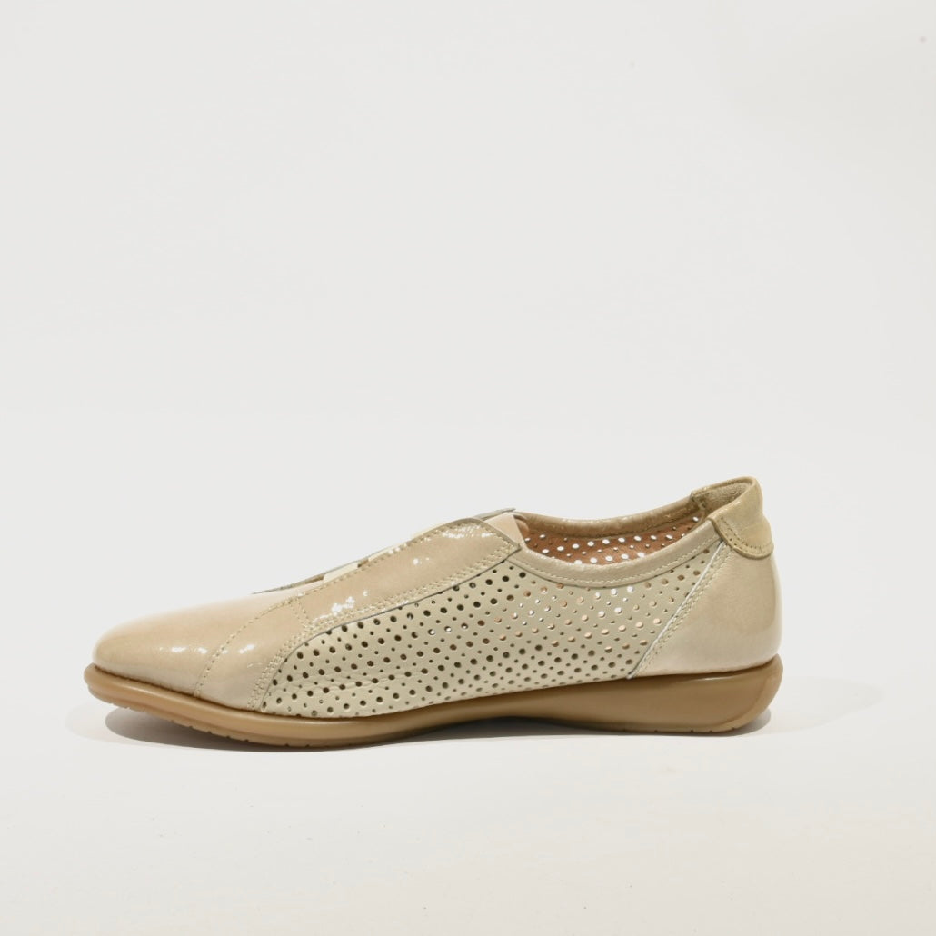 DFC Relax 100% Genuine Leather Greek Shoes for Women in shiny Beige