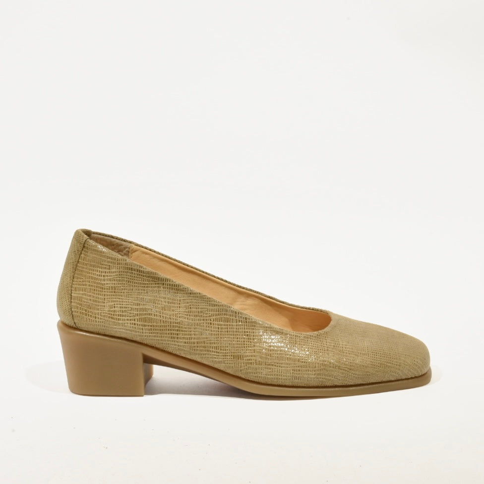DFC Relax 100% Genuine Leather Greek Shoes for Women in Antique Camel