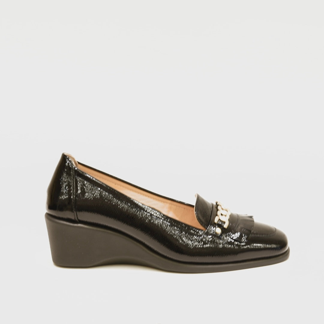 Greece comfort classic shoes for woman in shiny black