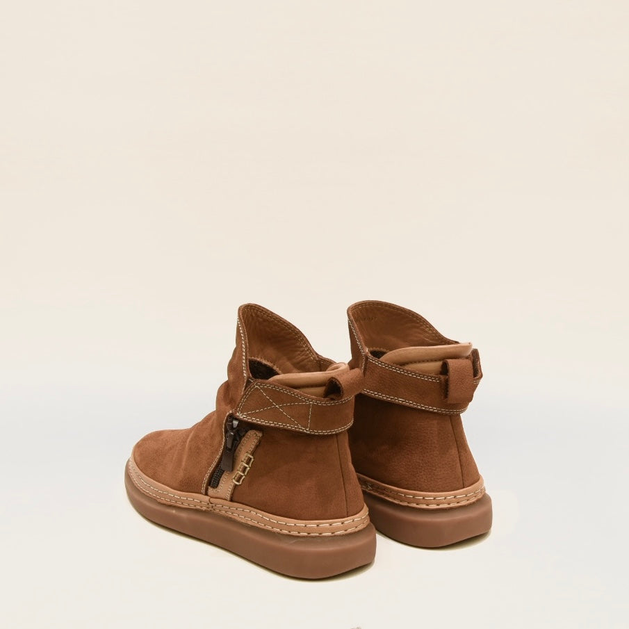 Comfort leather boots for women in nubuck Camel